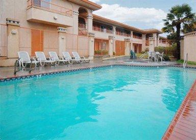 Americas Best Value Inn Manteca - image 2