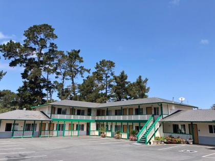 Monterey Pines Inn - image 3