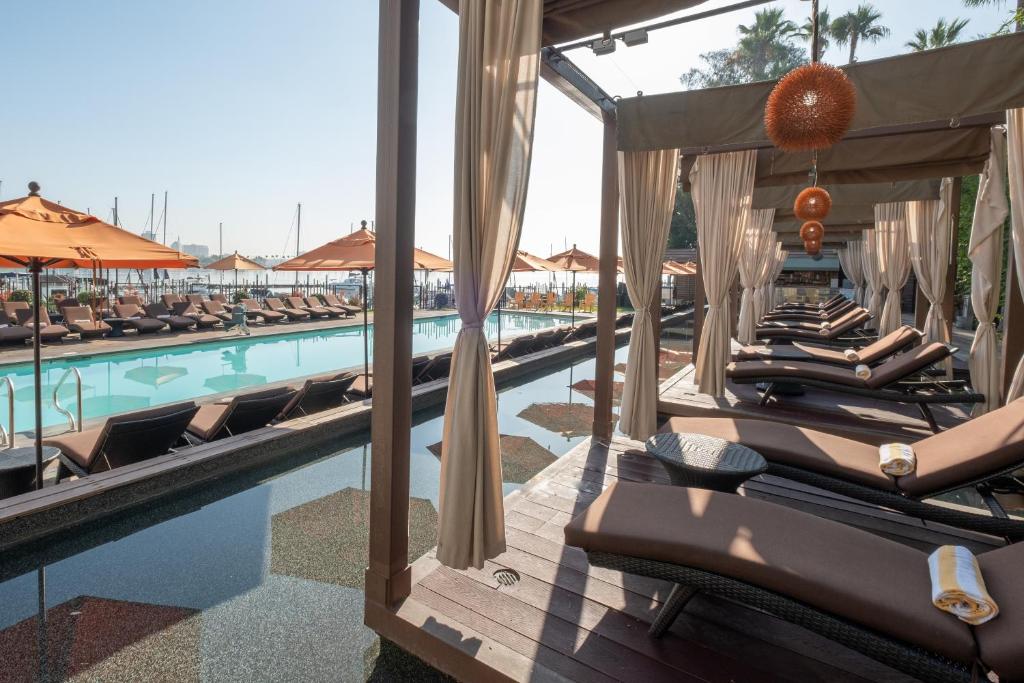 Hotel Maya - a DoubleTree by Hilton Hotel - main image