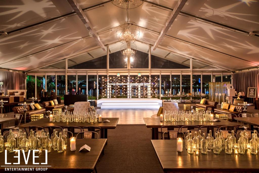 Hotel Maya - a DoubleTree by Hilton Hotel - image 2