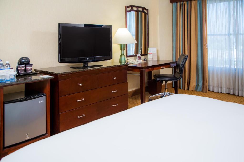 DoubleTree by Hilton Modesto - image 5