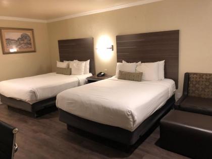 El Castell Motel - image 5