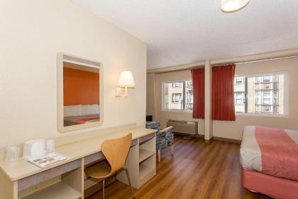 Motel 6 San Francisco Downtown - image 3
