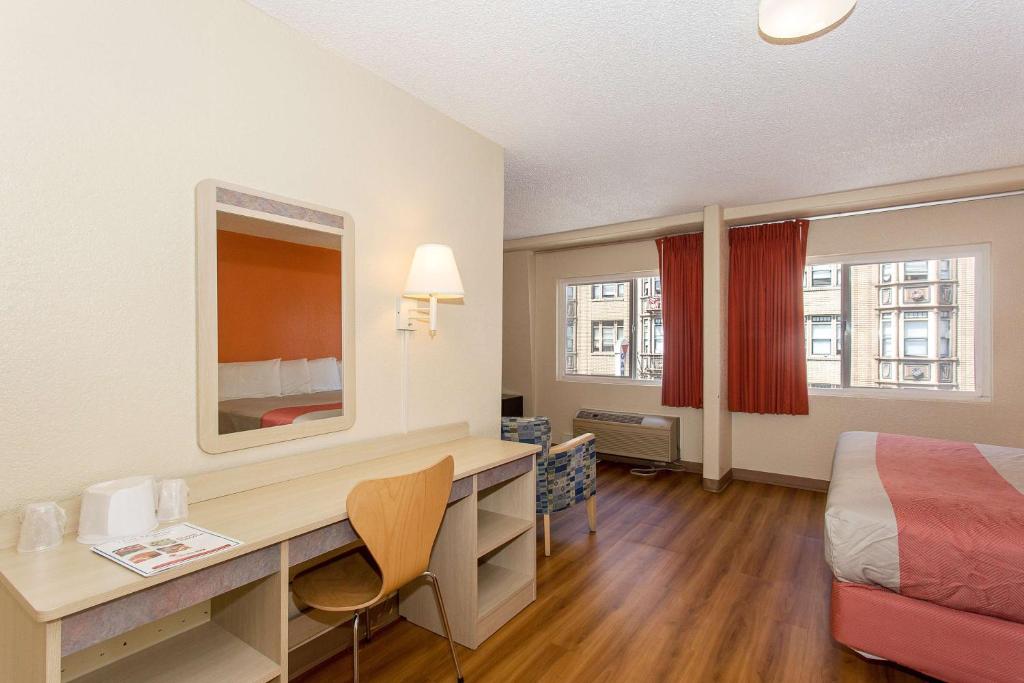 Motel 6 San Francisco Downtown - image 3