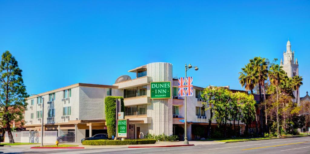 Dunes Inn - Wilshire - main image