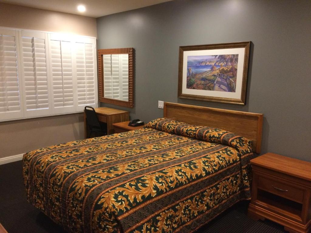 Dunes Inn - Wilshire - image 4