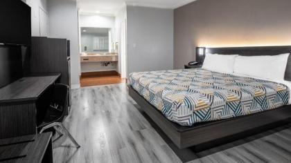 Motel 6-Anaheim CA - Convention Center - image 5