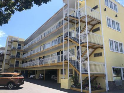 Presidio Parkway Inn - image 2