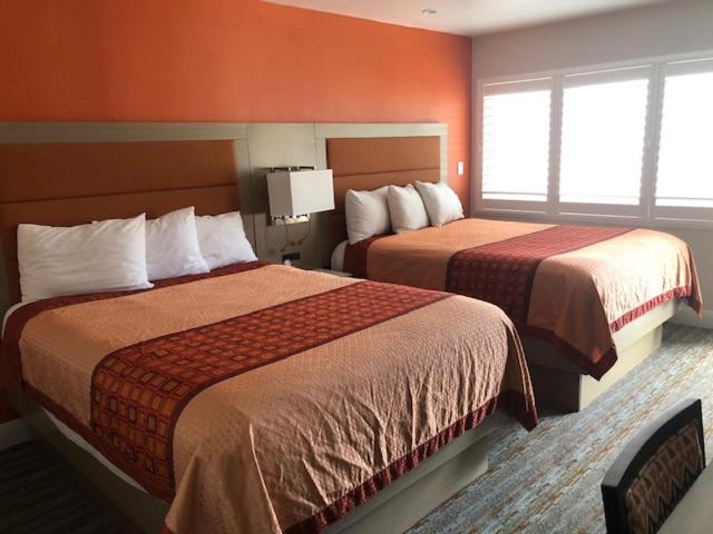 Presidio Parkway Inn - image 4