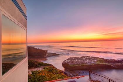 the Inn at Sunset Cliffs California