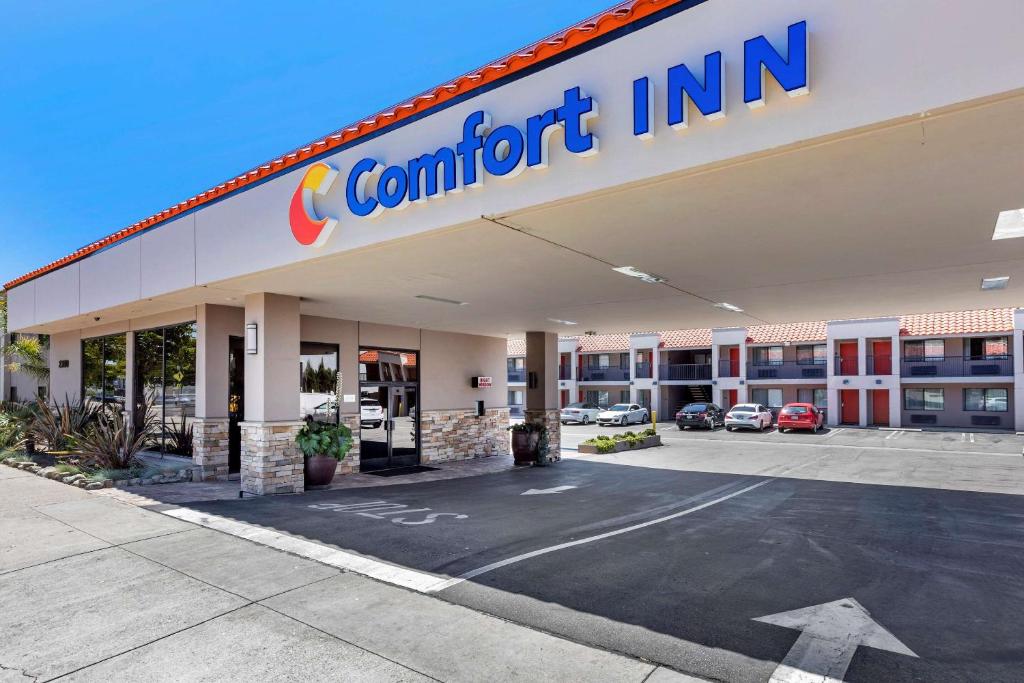 Comfort Inn Near Old Town Pasadena in Eagle Rock CA - main image