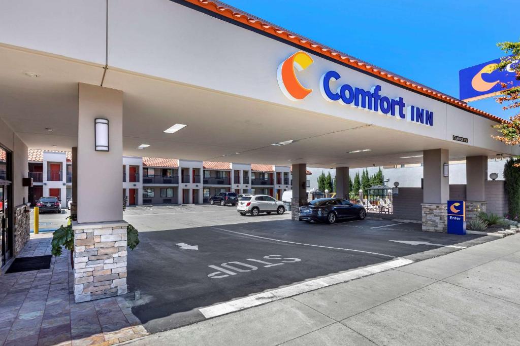 Comfort Inn Near Old Town Pasadena in Eagle Rock CA - image 2