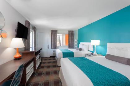 Howard Johnson by Wyndham San Diego Hotel Circle - image 4