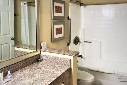 Comfort Inn & Suites Huntington Beach - image 2