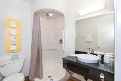 Motel 6-Rosemead CA - Los Angeles - image 2