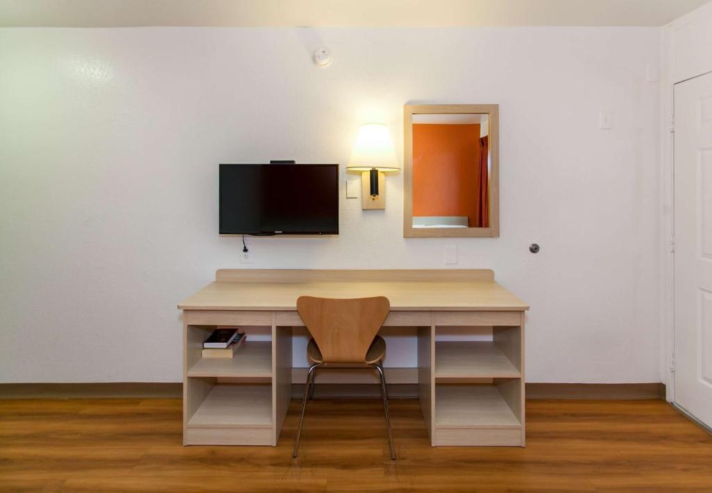 Motel 6-Rosemead CA - Los Angeles - image 3
