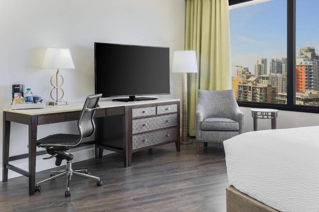Four Points by Sheraton San Diego Downtown Little Italy - image 4