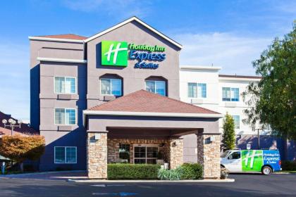 Holiday Inn Express  Suites Oakland   Airport an IHG Hotel California