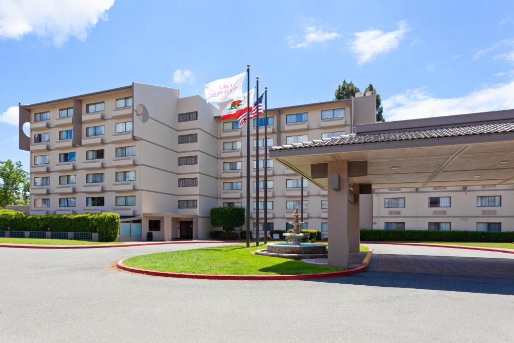 Crowne Plaza Silicon Valley North - Union City an IHG Hotel - main image