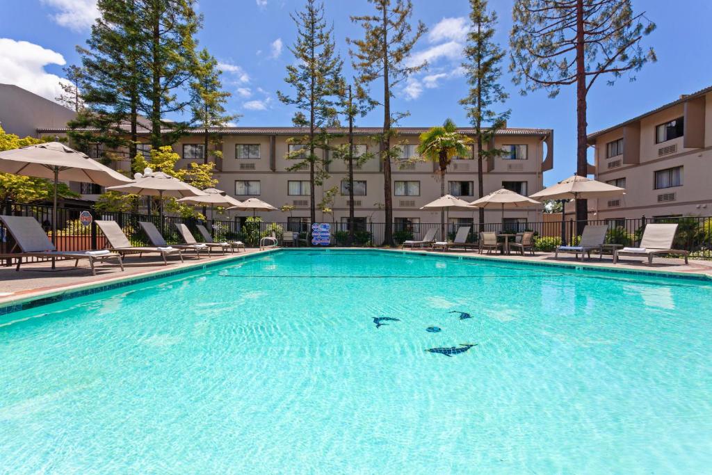 Crowne Plaza Silicon Valley North - Union City an IHG Hotel - image 5