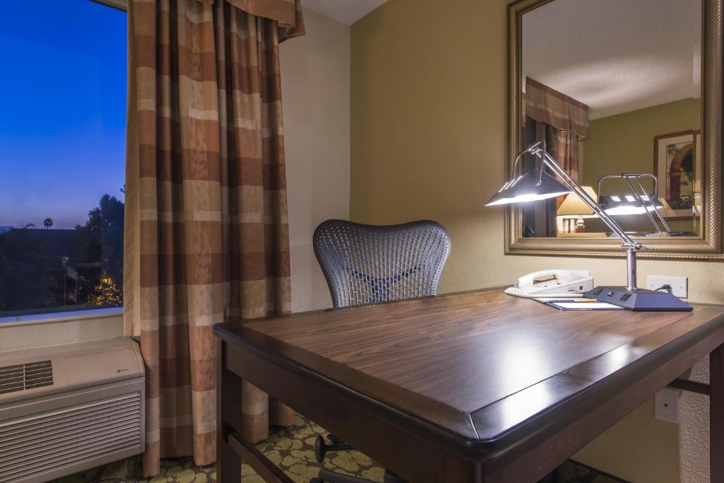Hilton Garden Inn Arcadia/Pasadena Area - image 2