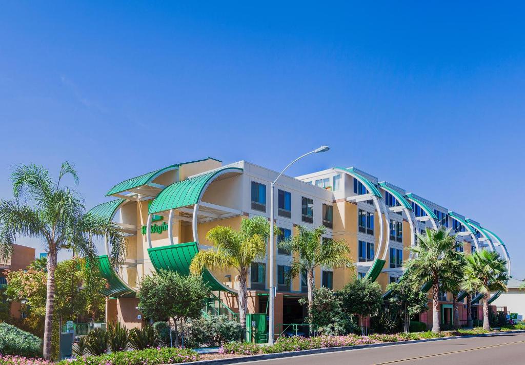 Holiday Inn Oceanside Marina Camp Pendleton an IHG Hotel - main image