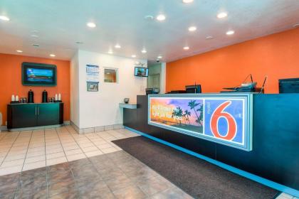 Motel 6-San Diego CA - Hotel Circle - Mission Valley - image 2