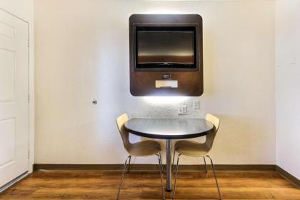 Motel 6-Marina CA - Monterey - image 2