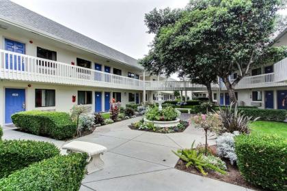 Motel 6-Marina CA - Monterey - image 3