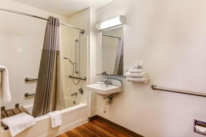 Motel 6-Marina CA - Monterey - image 4