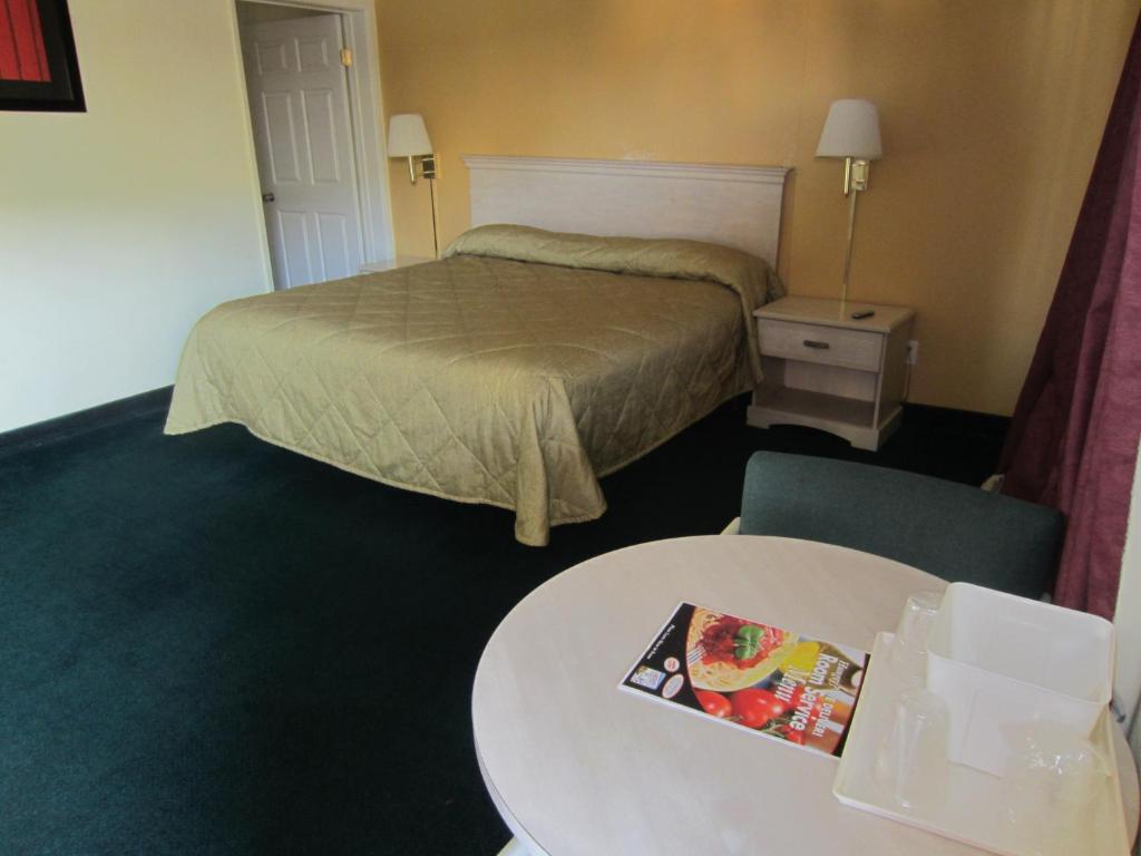 Americas Best Value Inn & Suites Anaheim - image 2