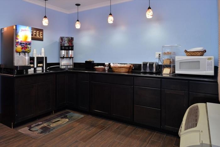 Americas Best Value Inn Hollywood - image 4