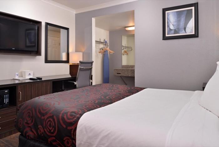 Americas Best Value Inn Hollywood - image 5