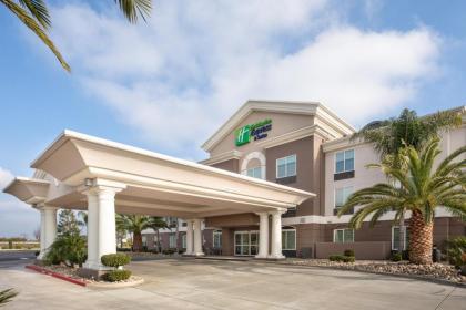 Holiday Inn Express  Suites Yosemite Park Area an IHG Hotel