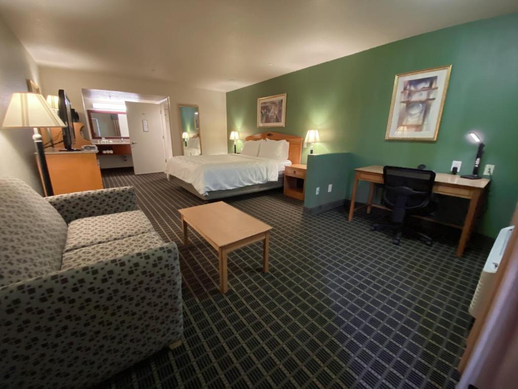 SureStayPlus Hotel by Best Western San Jose Central City - image 4