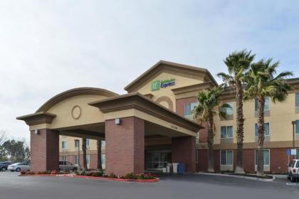 Holiday Inn Express Woodland an IHG Hotel - image 1