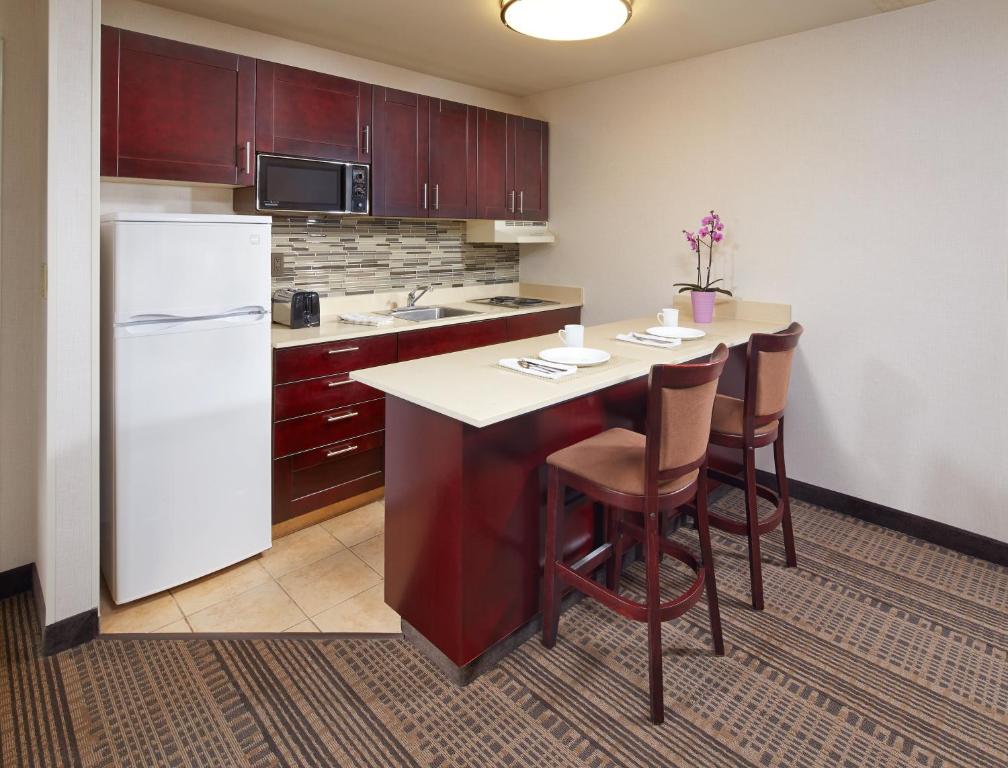 Holiday Inn Hotel & Suites Santa Maria an IHG Hotel - image 2