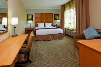 Holiday Inn Express Hotel & Suites Santa Clara - Silicon Valley an IHG Hotel - image 4