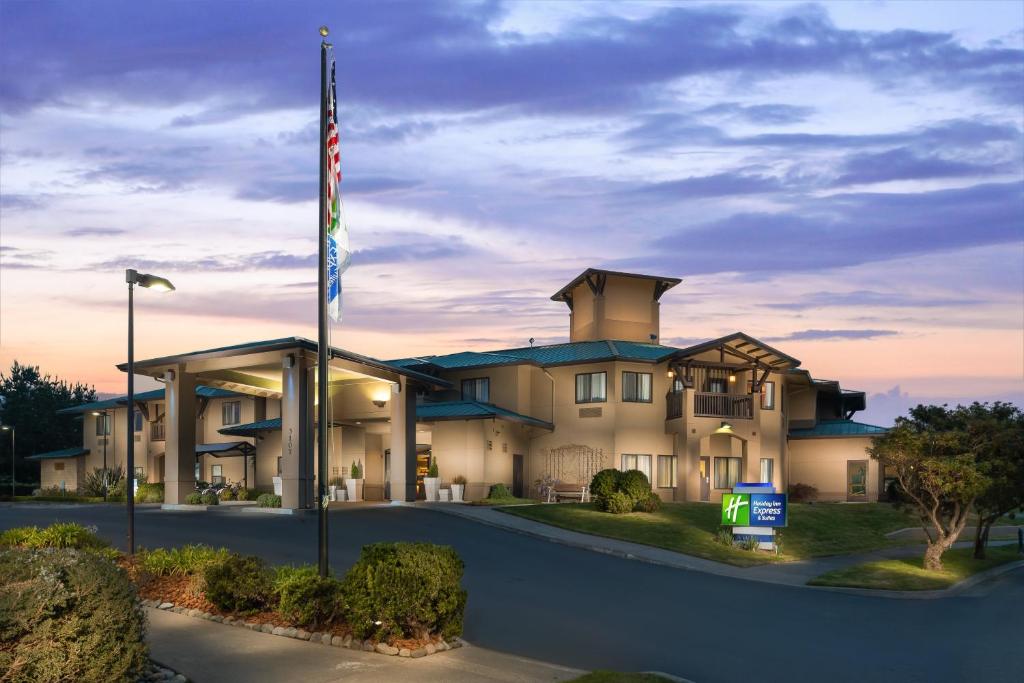 Holiday Inn Express Hotel & Suites Arcata/Eureka-Airport Area an IHG Hotel - main image