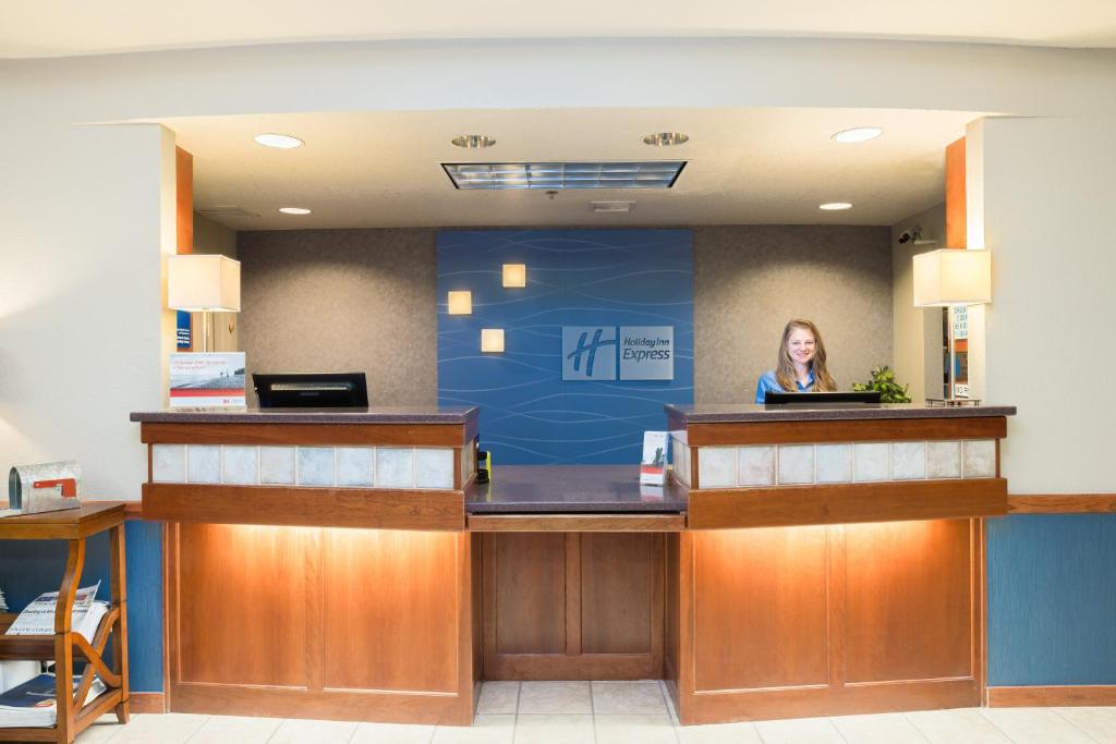 Holiday Inn Express Hotel & Suites Arcata/Eureka-Airport Area an IHG Hotel - image 3