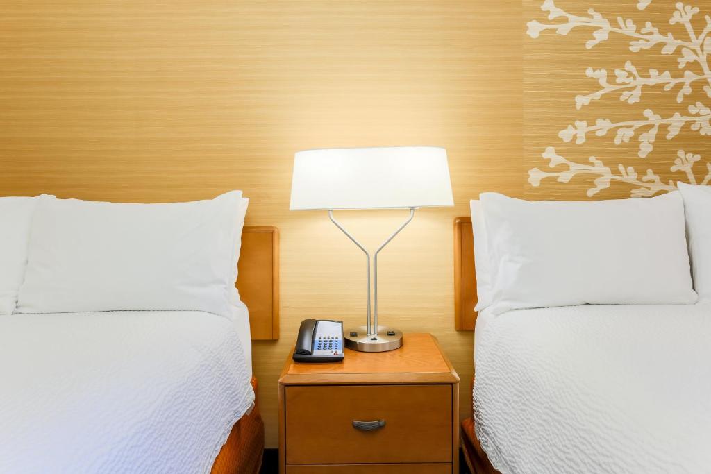 Fairfield Inn and Suites by Marriott San Jose Airport - image 2