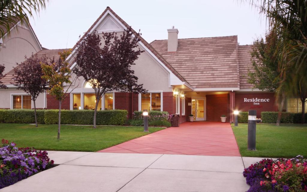 Residence Inn by Marriott Salinas - main image