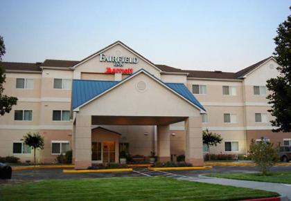 Fairfield Inn by Marriott Tracy - image 2