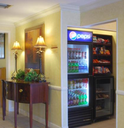 Fairfield Inn by Marriott Tracy - image 3