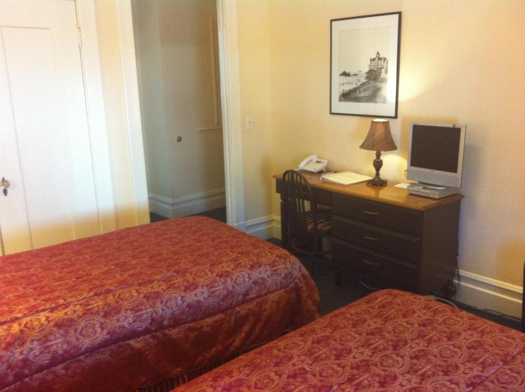 Andrews Hotel - image 2