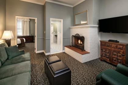 Lavender Inn by the Sea - image 5