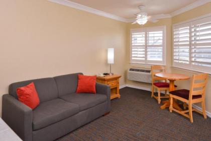 Cayucos Beach Inn - image 5