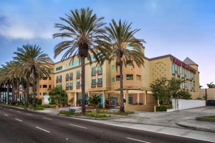 Desert Palms Hotel  Suites Anaheim Resort Anaheim
