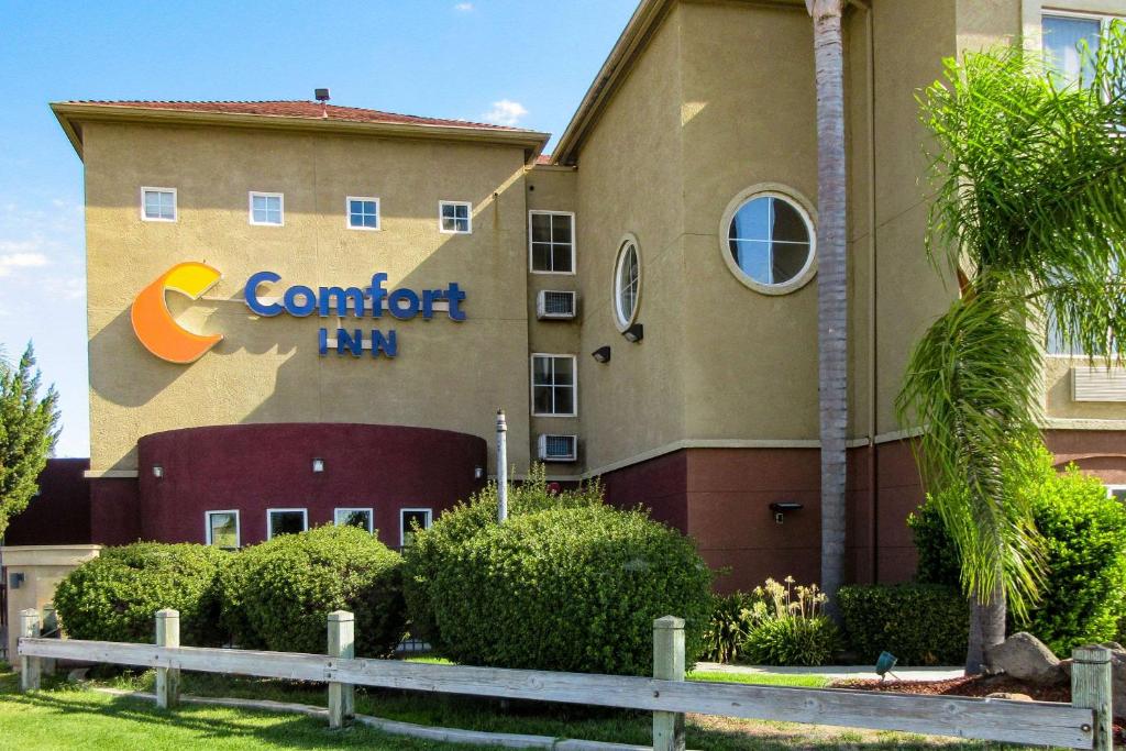Comfort Inn Lathrop Stockton Airport - main image