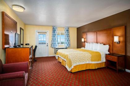 Days Inn by Wyndham San Simeon - image 5